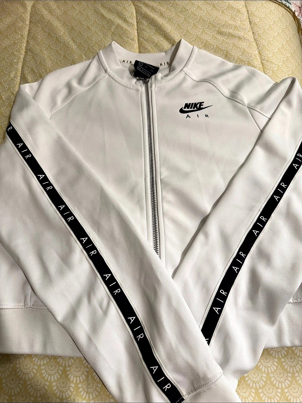 Women’s Nike Air Track Jacket in White & Black Like New